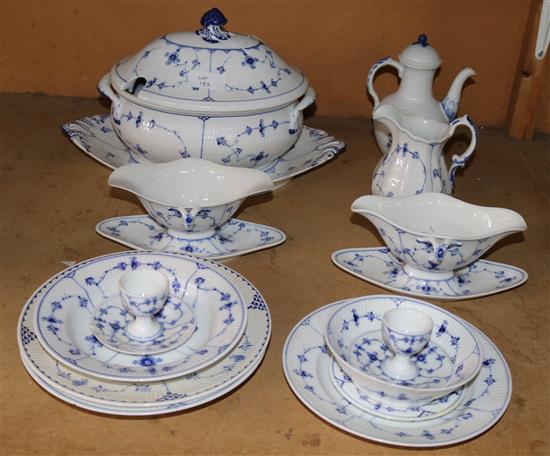 Copenhagen tureen and stand and sundry ceramics, etc.